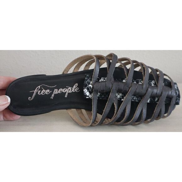 Free People Women Sz US 6/EU 36 Black Snake Print Odette Strappy Flat Sandals $8 - Picture 4 of 13